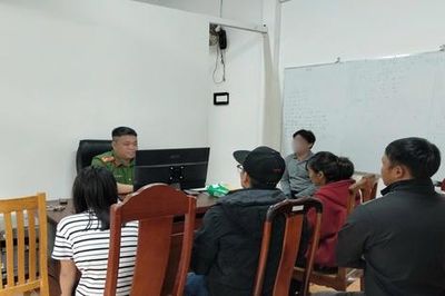 Kịp thời ngăn 2 bé gái chuẩn bị lên xe khách đi tìm việc nhẹ lương cao