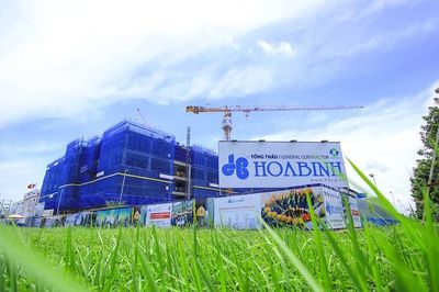Ai hoán đổi nợ cho Tập đoàn Hòa Bình chỉ bằng 1/3 thị giá?