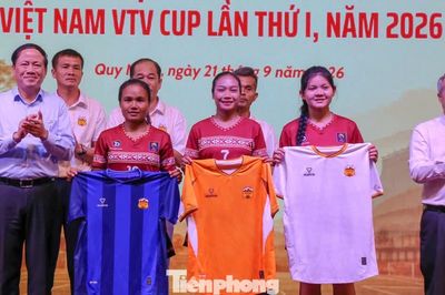 Đội bóng nữ từng gây sốt mạng xã hội được chuyển giao cho CLB Hoàng Anh Gia Lai