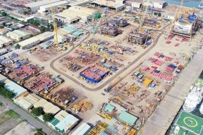 Cảng, bãi chế tạo cần đi trước trong xây dựng trung tâm năng lượng tái tạo