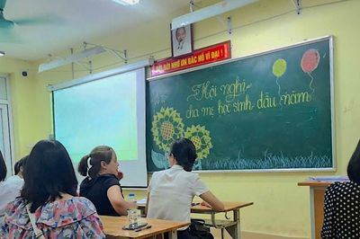 Cần 'giải phóng' ban đại diện cha mẹ học sinh khỏi vai trò 'đứng ra thu tiền'