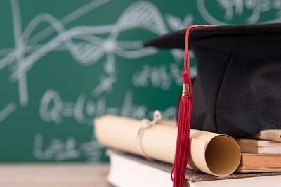 Tiến sĩ các đại học top đầu đua nhau làm giáo viên THPT, có 'lãng phí bằng cấp'?