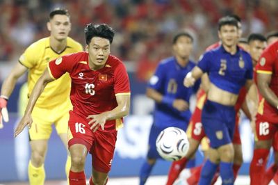 Tuyển Việt Nam mất trung vệ quan trọng trước FIFA ASEAN Cup