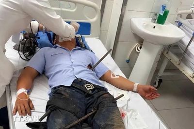 Cần Thơ: Cứu sống người bệnh bị hai thanh sắt xuyên qua cơ thể
