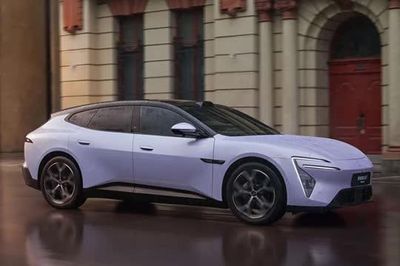 Xe điện mạnh 683 mã lực, phạm vi hoạt động 741 km, giá gần 1 tỷ đồng