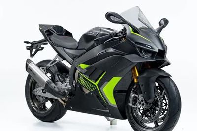 Môtô Trung Quốc công suất 150 mã lực, khung carbon, giá gần 540 triệu đồng