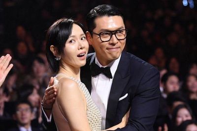 Hyun Bin bất ngờ khi gặp fan lưu giữ kỷ niệm từ Son Ye Jin theo cách đặc biệt