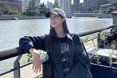 Vóc dáng thon gọn khó tin của Lee Da Hae dù đang mang thai 8 tháng