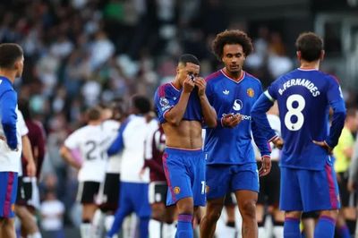 CĐV Man Utd kêu gọi HLV Ruben Amorim trở lại sau trận hòa Fulham