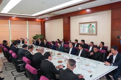 Chủ tịch Tập đoàn C.P. thăm và làm việc tại C.P. Việt Nam