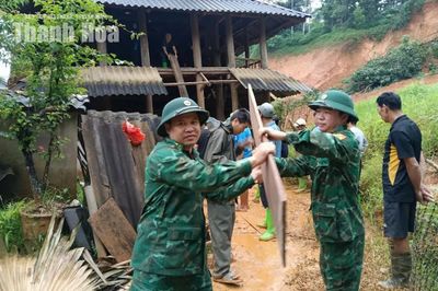 Xã Yên Khương hỗ trợ các hộ bị ảnh hưởng sạt lở đất sớm ổn định cuộc sống