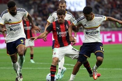 Thắng thuyết phục Lecce, AC Milan duy trì mạch bất bại tại Serie A