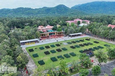 Sư đoàn 330 nhận Huân chương Bảo vệ Tổ quốc hạng Nhất