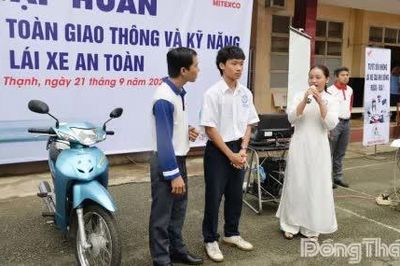 1.200 học sinh tham gia ngoại khóa về an toàn giao thông