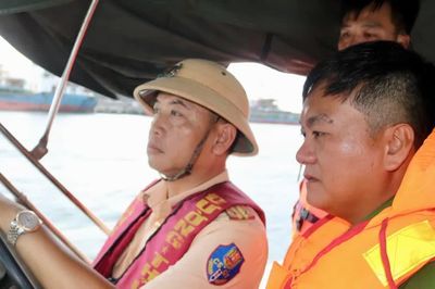 Gia Lai: Tập huấn kỹ năng điều khiển xuồng máy cho cán bộ, chiến sĩ công an nhân dân