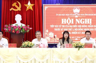 Phó Chủ tịch UBND tỉnh Trần Hòa Nam tiếp xúc cử tri xã Suối Hiệp