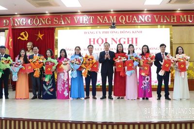 Công bố các quyết định về sắp xếp, kiện toàn, thống nhất tên gọi các tổ chức đảng
