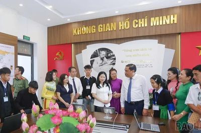 Ra mắt Không gian Hồ Chí Minh tại Thư viện tỉnh Lào Cai
