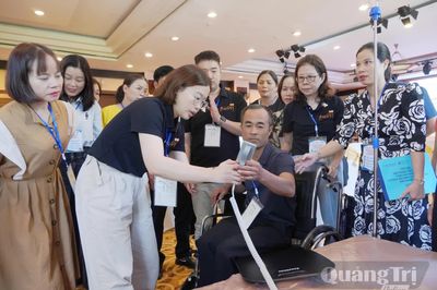 Tập huấn phục hồi chức năng cuộc sống cho cán bộ y tế