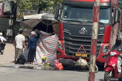Xe đầu kéo va chạm xe máy trên QL48 qua Nghệ An, người đàn ông tử vong