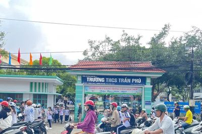 Đánh bạn học, phát tán nội dung trên mạng xã hội