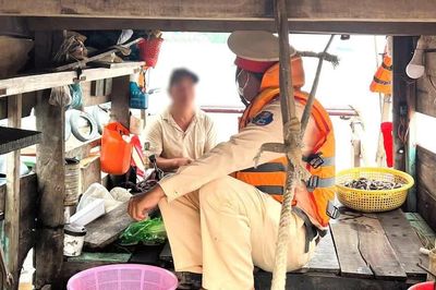 Phát hiện nhiều người dùng kích điện khai thác thủy sản trái phép