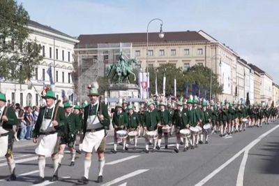 Thành phố Munich tưng bừng trong lễ hội Oktoberfest