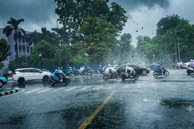 Tp. Huế cảnh báo thời tiết nguy hiểm, người dân cần chủ động đề phòng