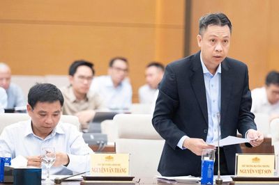 Chính phủ đề xuất áp giá điện sinh hoạt theo giờ cao điểm, thấp điểm