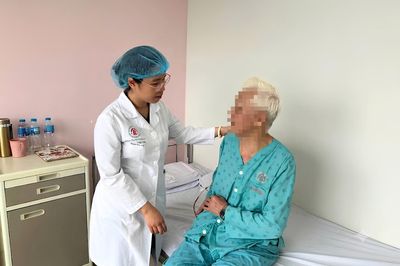 Cụ ông 84 tuổi mắc ung thư vú: Những dấu hiệu nam giới tuyệt đối đừng chủ quan