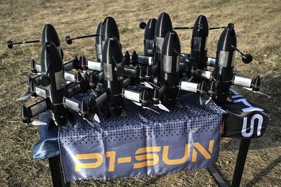 Nga - Ukraine dựng lưới phòng thủ: Phá sóng, cắt GPS, mang súng săn diệt UAV
