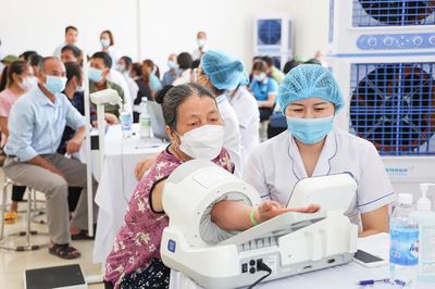 Người cao tuổi được tăng mức hưởng bảo hiểm y tế: Kỳ vọng giảm gánh nặng chi phí khám, chữa bệnh