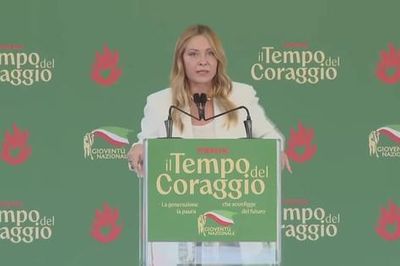 Italia đề xuất giới hạn học sinh nước ngoài, cấm che kín mặt trong trường học