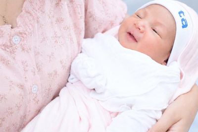 Sau ly hôn, người phụ nữ 35 tuổi một mình thụ tinh ống nghiệm sinh con