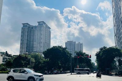 Thời tiết Hà Nội hôm nay: Nắng nóng quay trở lại, mức nhiệt Thủ đô cao nhất bao nhiêu độ?