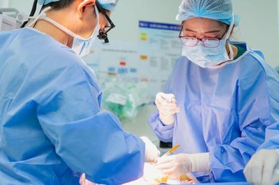 Chóng mặt, huyết áp 2 bên chênh nhau, người đàn ông 70 tuổi đi khám phát hiện hẹp mạch máu nuôi não
