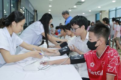 Bộ Y tế: Khám định kỳ, sàng lọc một số bệnh, số hóa dữ liệu sức khoẻ học đường