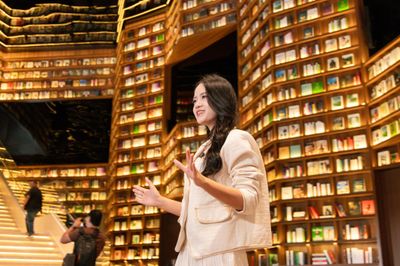 Bên trong không gian trải nghiệm BĐS bị nhầm là 'thư viện khổng lồ'