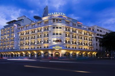 Ông chủ loạt khách sạn Rex, Continental, Grand Saigon lãi lớn