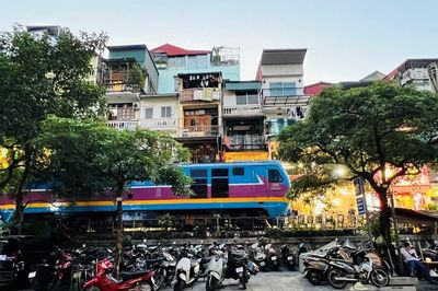 Tàu đường dài rời ga Hà Nội, hai đầu mối mới sẽ đón khách thế nào?