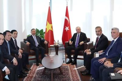 Tổng Bí thư, Chủ tịch nước Tô Lâm gặp Tổng thống Thổ Nhĩ Kỳ Recep Tayyip Erdogan bên lề Đại hội đồng Liên hợp quốc khóa 81