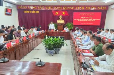 Đoàn kiểm tra, giám sát của Bộ Chính trị làm việc với Ban Thường vụ Thành ủy Cần Thơ