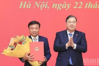 Thứ trưởng Xây dựng Nguyễn Danh Huy làm Phó Chủ nhiệm Văn phòng Chính phủ