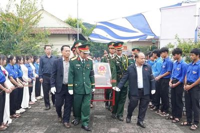 Quảng Ngãi: Truy điệu, an táng hài cốt liệt sĩ A Ngõa