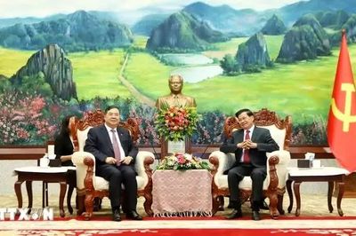 Phó Thủ tướng Thường trực Phạm Gia Túc thăm, làm việc tại Lào