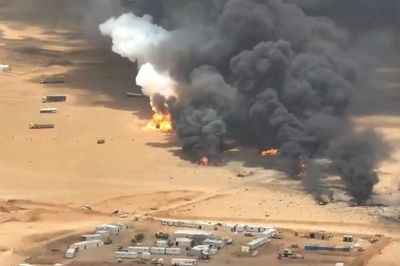 Anh tuyên bố sẽ hỗ trợ quân sự mang tính phòng thủ cho Saudi Arabia để đối phó lực lượng Houthi, Pháp sẵn lòng làm một việc