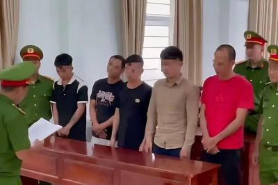 Từ xích mích tính tiền cà phê, gọi hàng chục đối tượng mang hung khí đến hỗn chiến