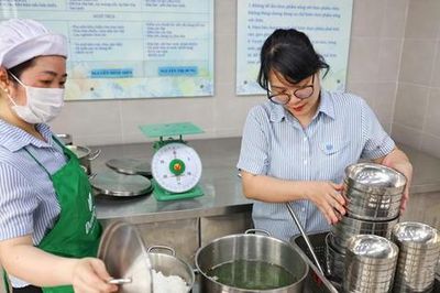 Hà Nội rà soát phương án bữa ăn bán trú tại từng trường học