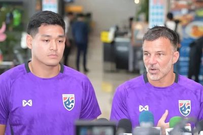 HLV Thái Lan nói gì về Việt Nam trước lúc lên đường dự FIFA ASEAN Cup?