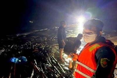 Phát hiện thi thể người đàn ông mắc kẹt trong khe đá